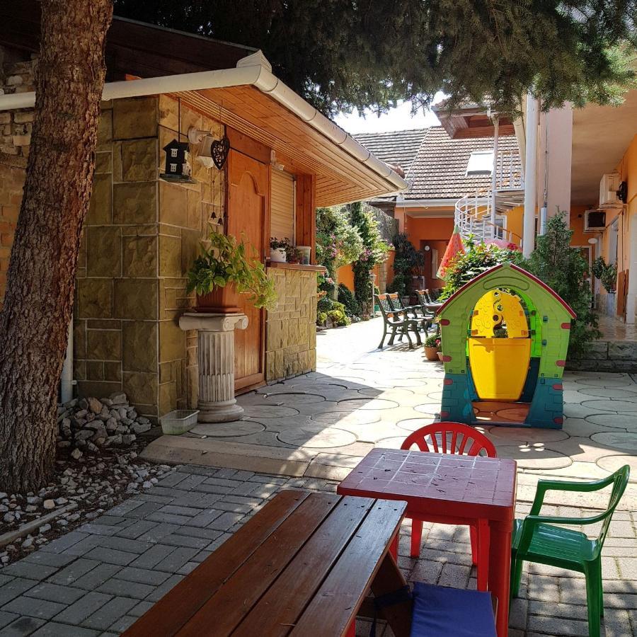 Penzion Kormos Štúrovo المظهر الخارجي الصورة